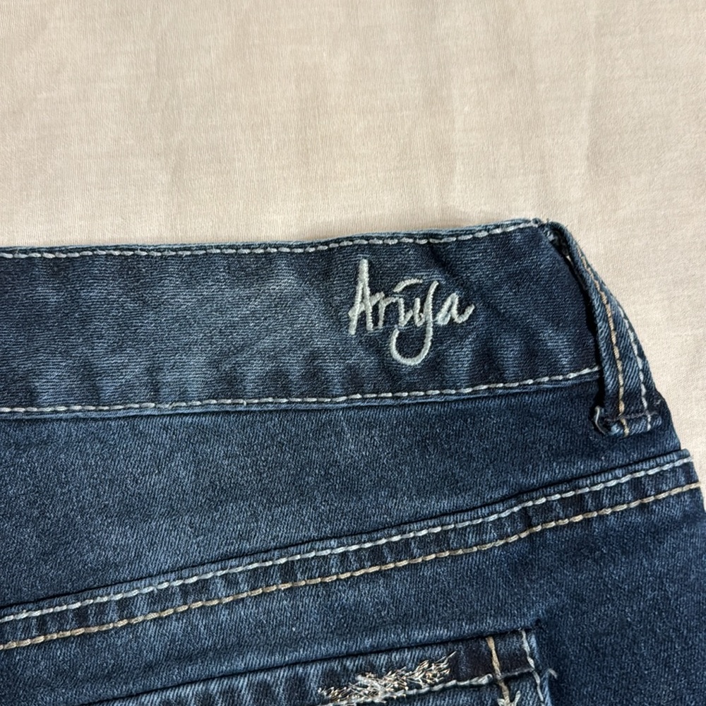 Women’s RIYA denim shorts, distressed, bling, decorated pockets, size 14 blue - Picture 6 of 8